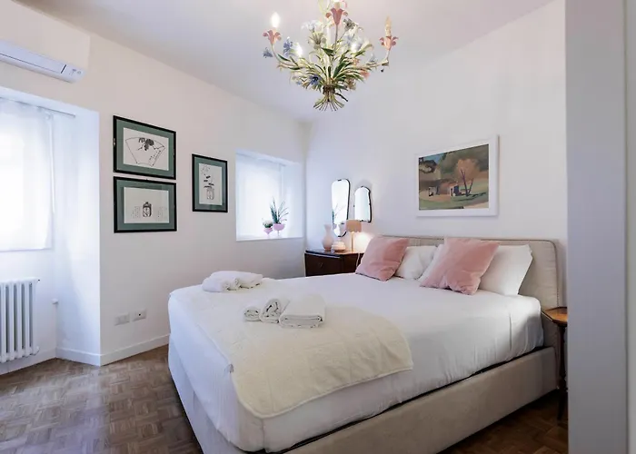 Ponte Vecchio Charming Apartment